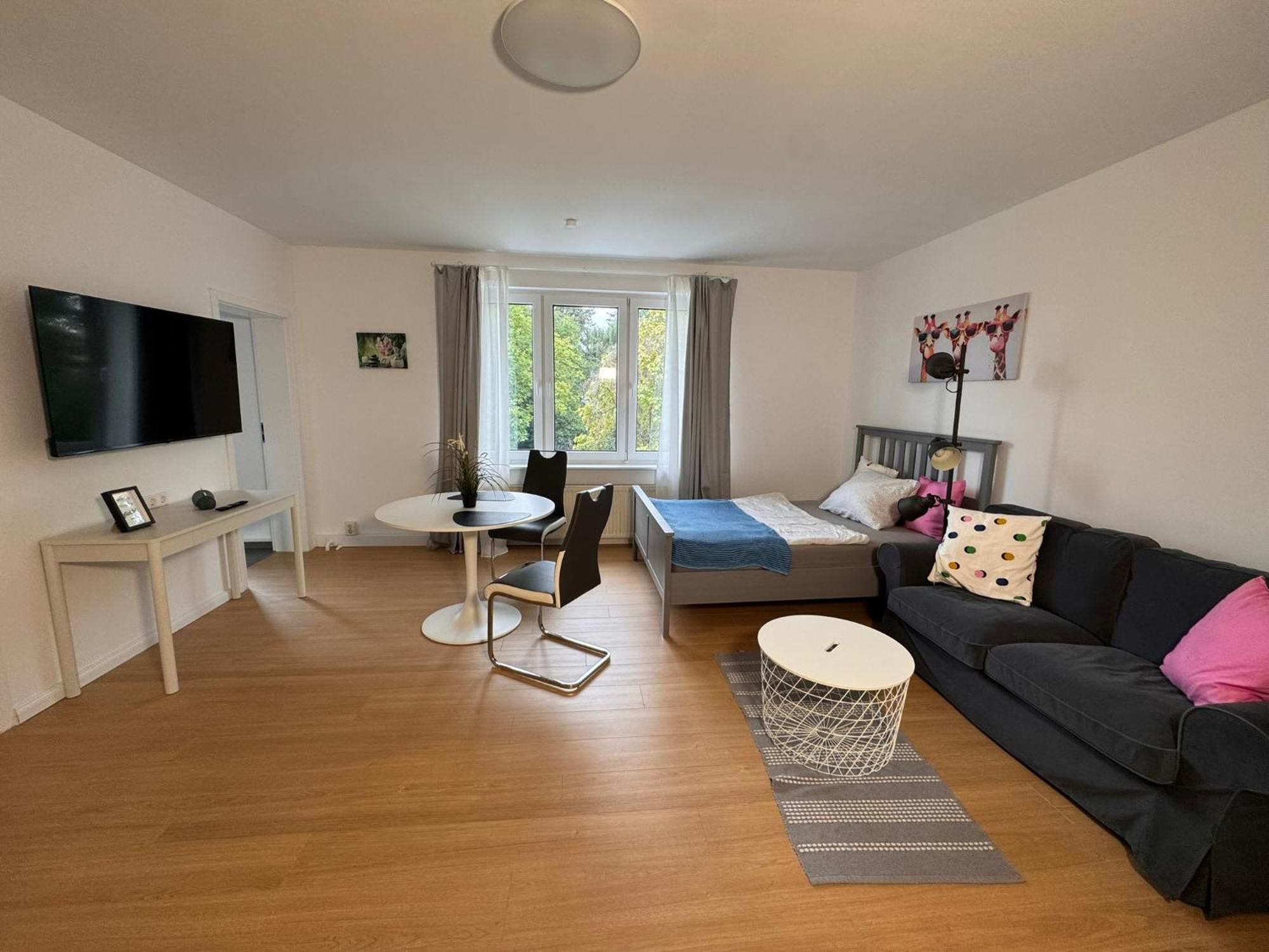 Fc-Apartmenthaus Falkensee Mit Grossem Garten Und Pkw Stellflaechen Экстерьер фото