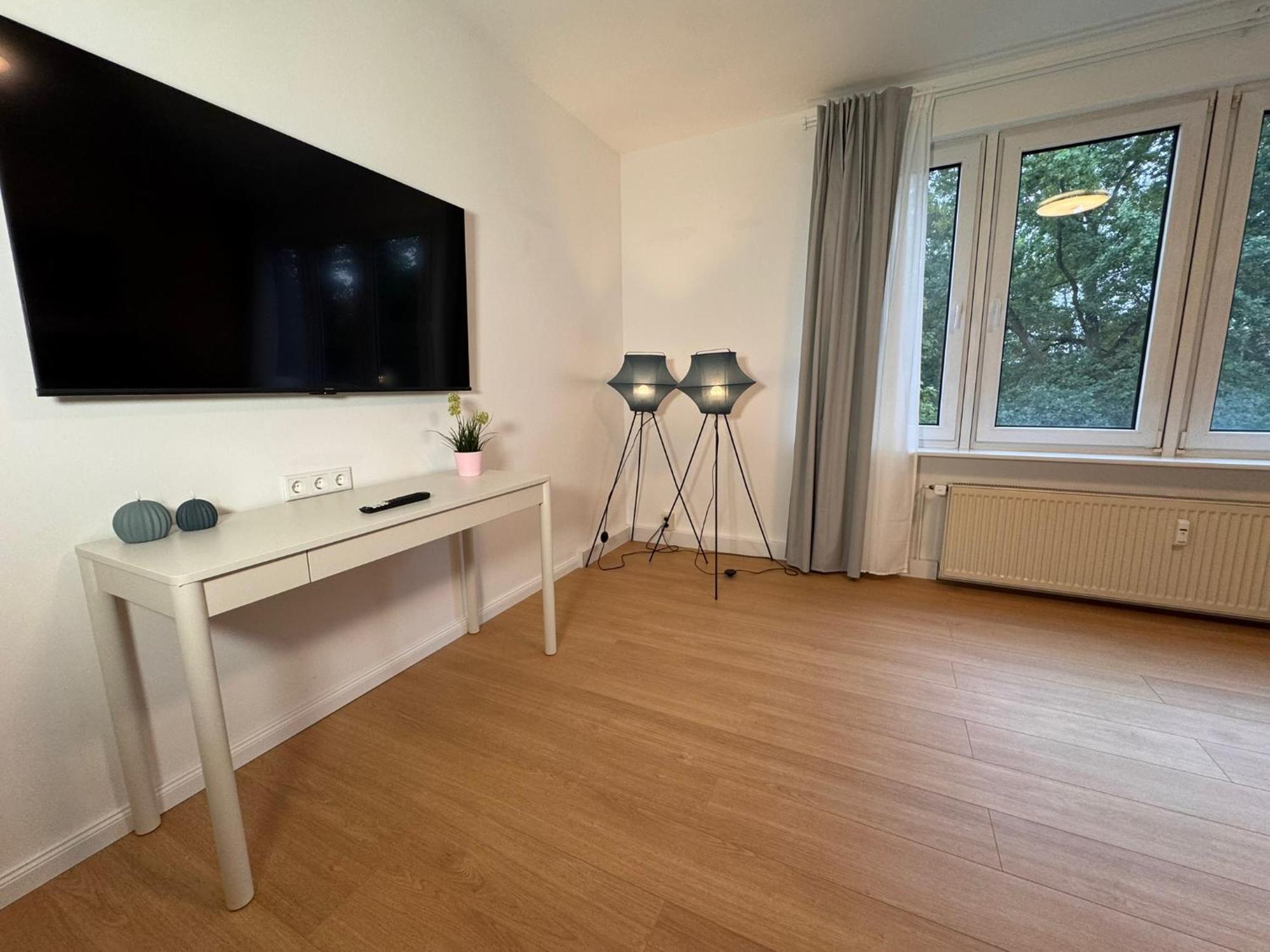 Fc-Apartmenthaus Falkensee Mit Grossem Garten Und Pkw Stellflaechen Экстерьер фото