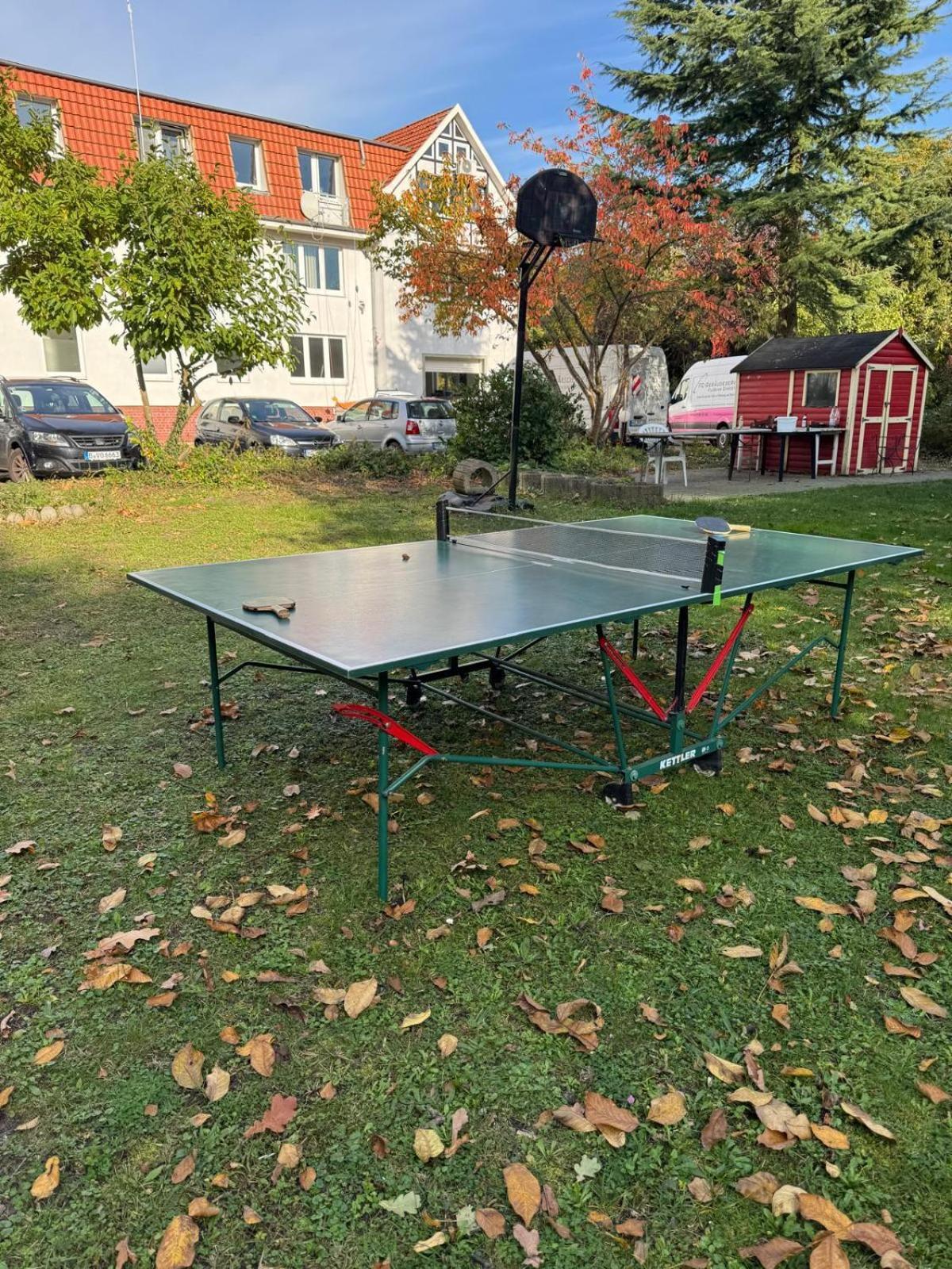 Fc-Apartmenthaus Falkensee Mit Grossem Garten Und Pkw Stellflaechen Экстерьер фото