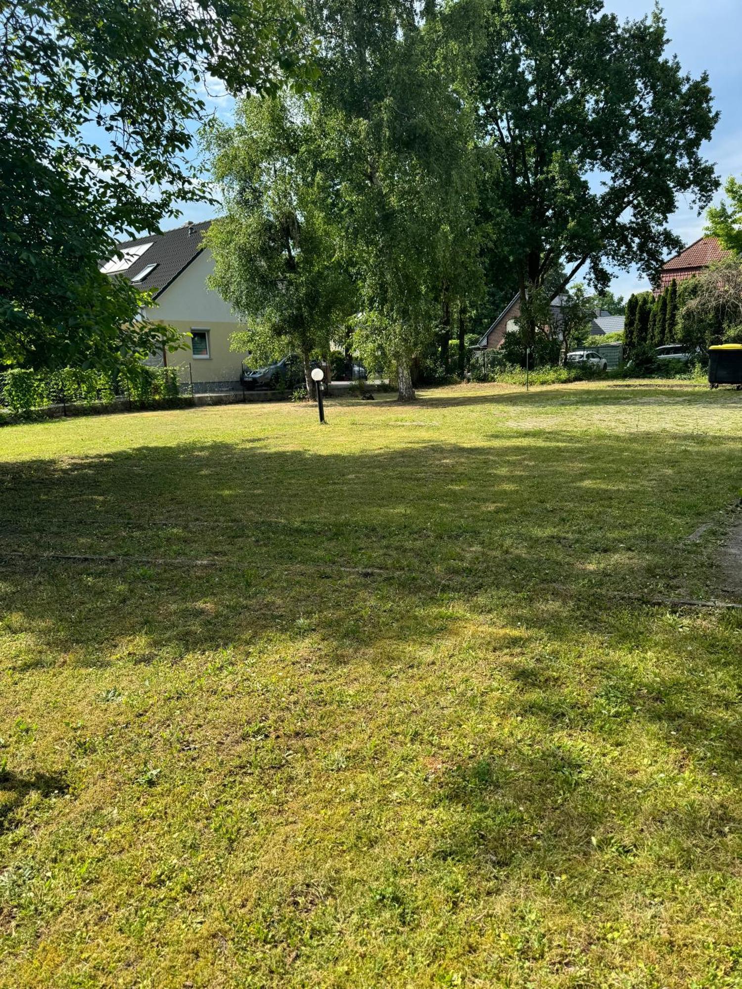 Fc-Apartmenthaus Falkensee Mit Grossem Garten Und Pkw Stellflaechen Экстерьер фото